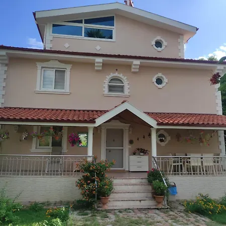 Sakli Bahce Vilă